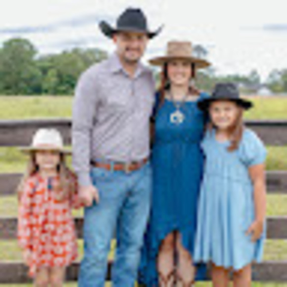 Meet your Posher, Rachel - Picture 1 of 1